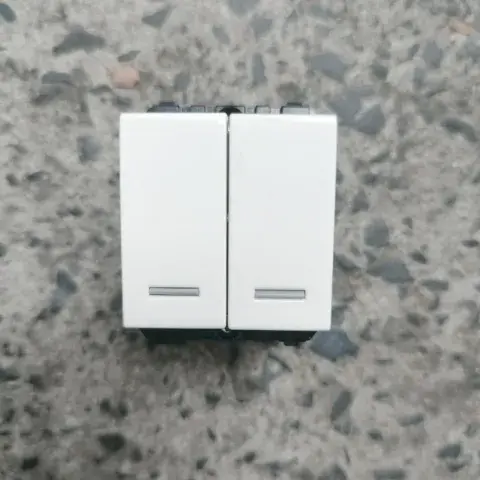 công tắc đôi  1 chiều (kép) Sino Vanlock S18CCS/2