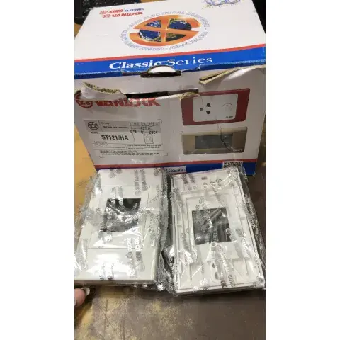 Mặt Nhựa Chứa 1 MCCB Kiểu A Sino Vanlock ST121/HA