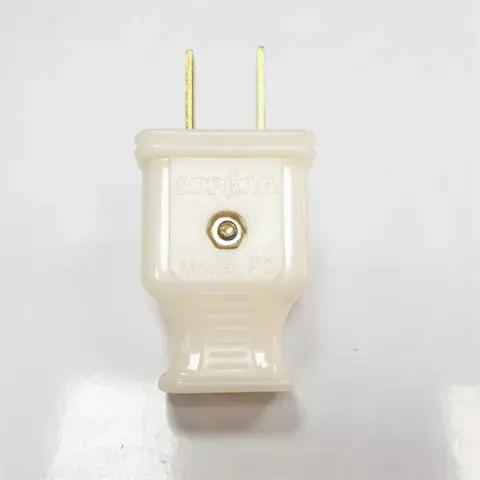 Phích Cắm Điện SOPOKA P2 là phích cắm chân dẹt (chân đực) chịu tải 1200W, điện áp 220V