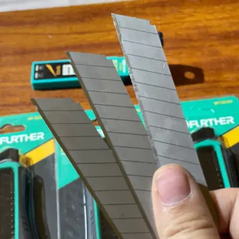 Hộp dao rọc giấy GO-FURTHER GF-25002