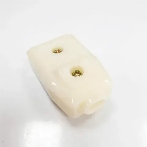 Đầu nối âm trắng P5T là ổ cắm nối dây công suất 2200W 