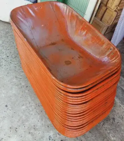 Xe rùa sắt dày màu cam trục lớn