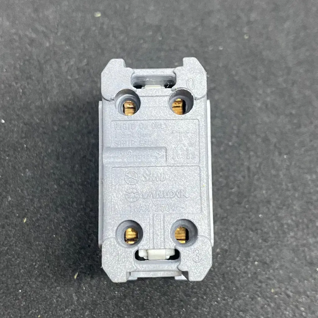 Công tắc 2 chiều Sino Vanlock S18CCM/S