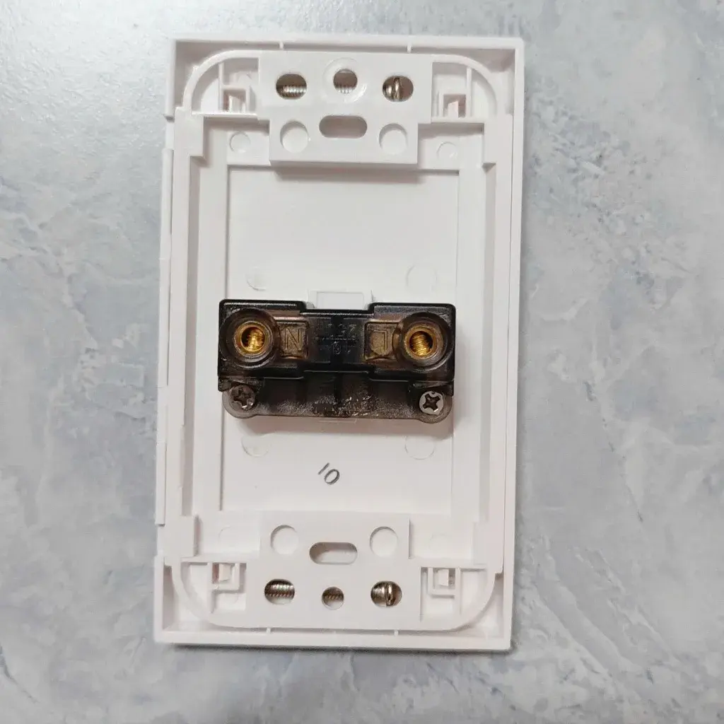 Mặt 1 Ổ 2 Chấu Sino Vanlock S18U