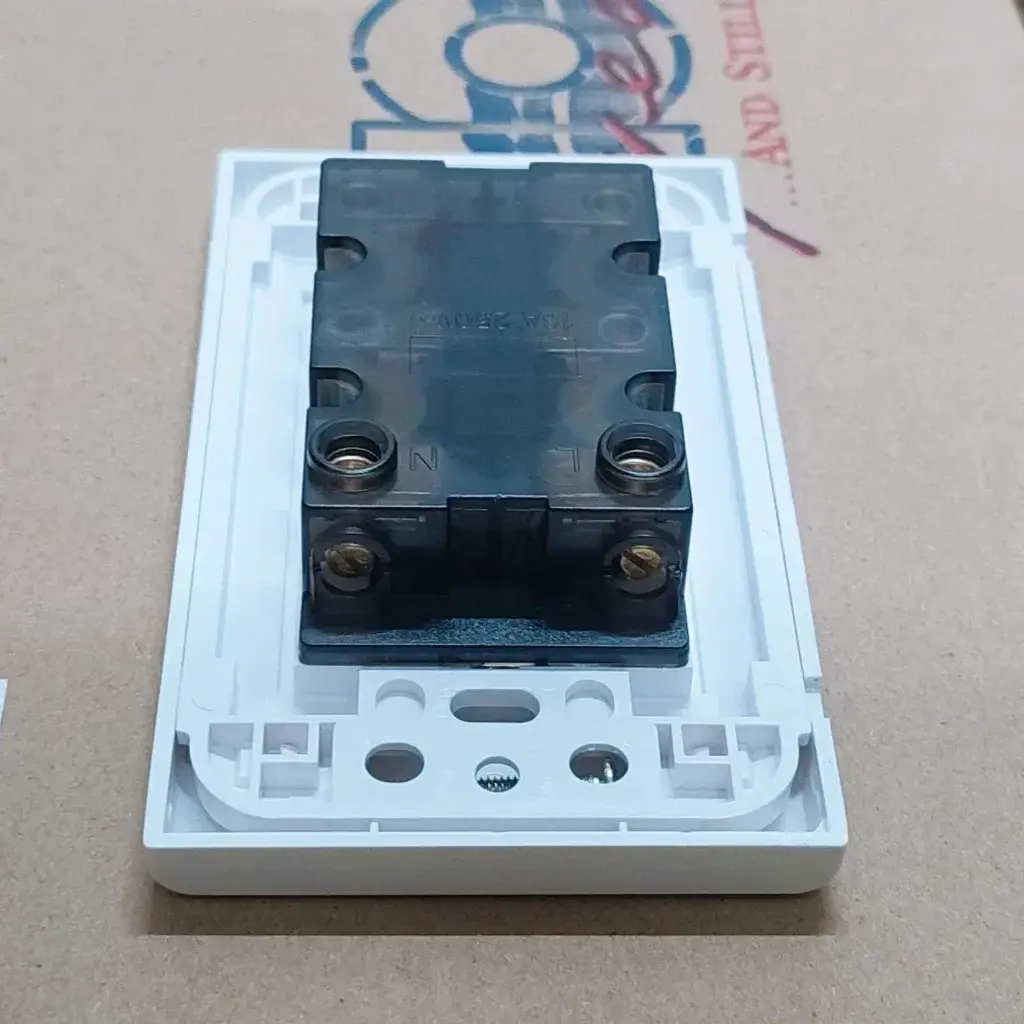 Mặt 3 Ổ 2 Chấu Sino Vanlock S18U3