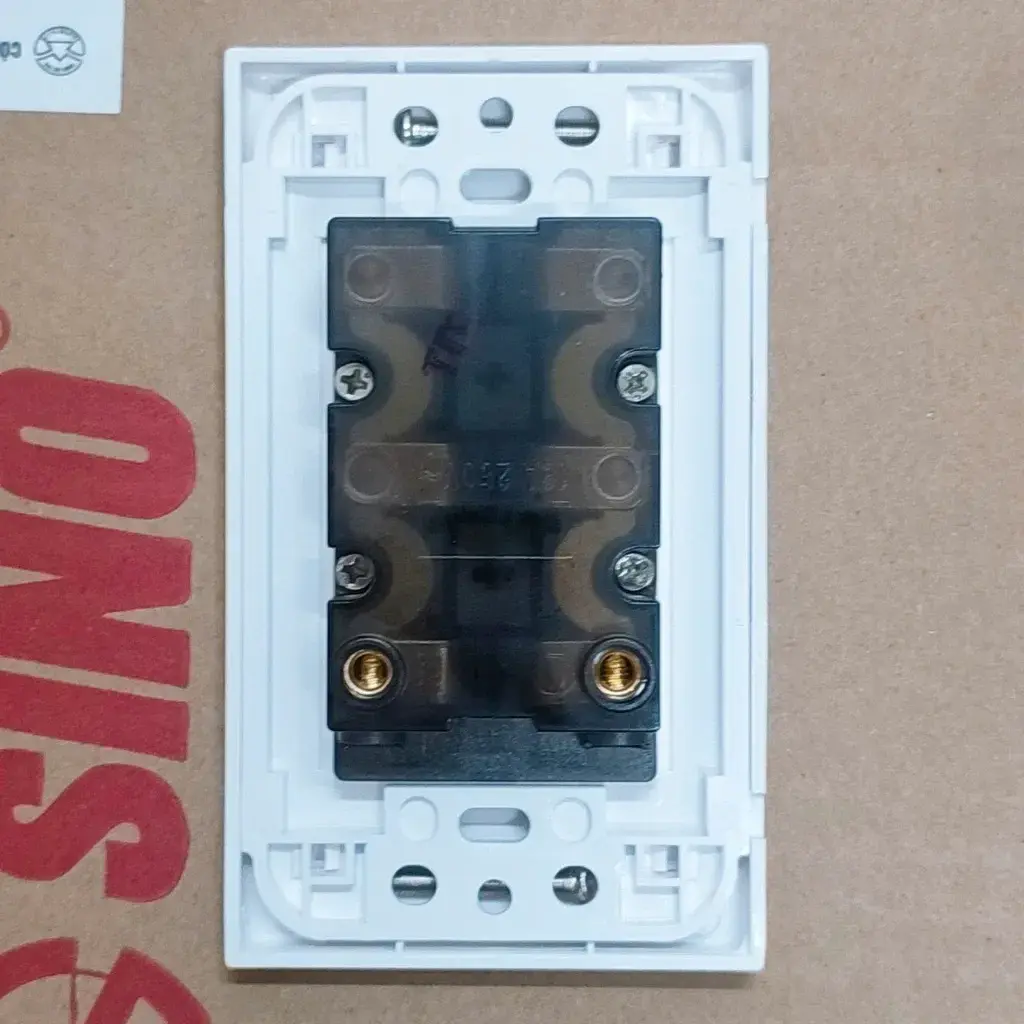 Mặt 3 Ổ 2 Chấu Sino Vanlock S18U3