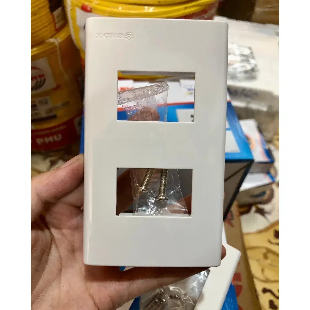 Mặt Lắp Thiết Bị Ổ Cắm Công Tắc Sino Vanlock S18CC (2 lỗ - S18CC2X)