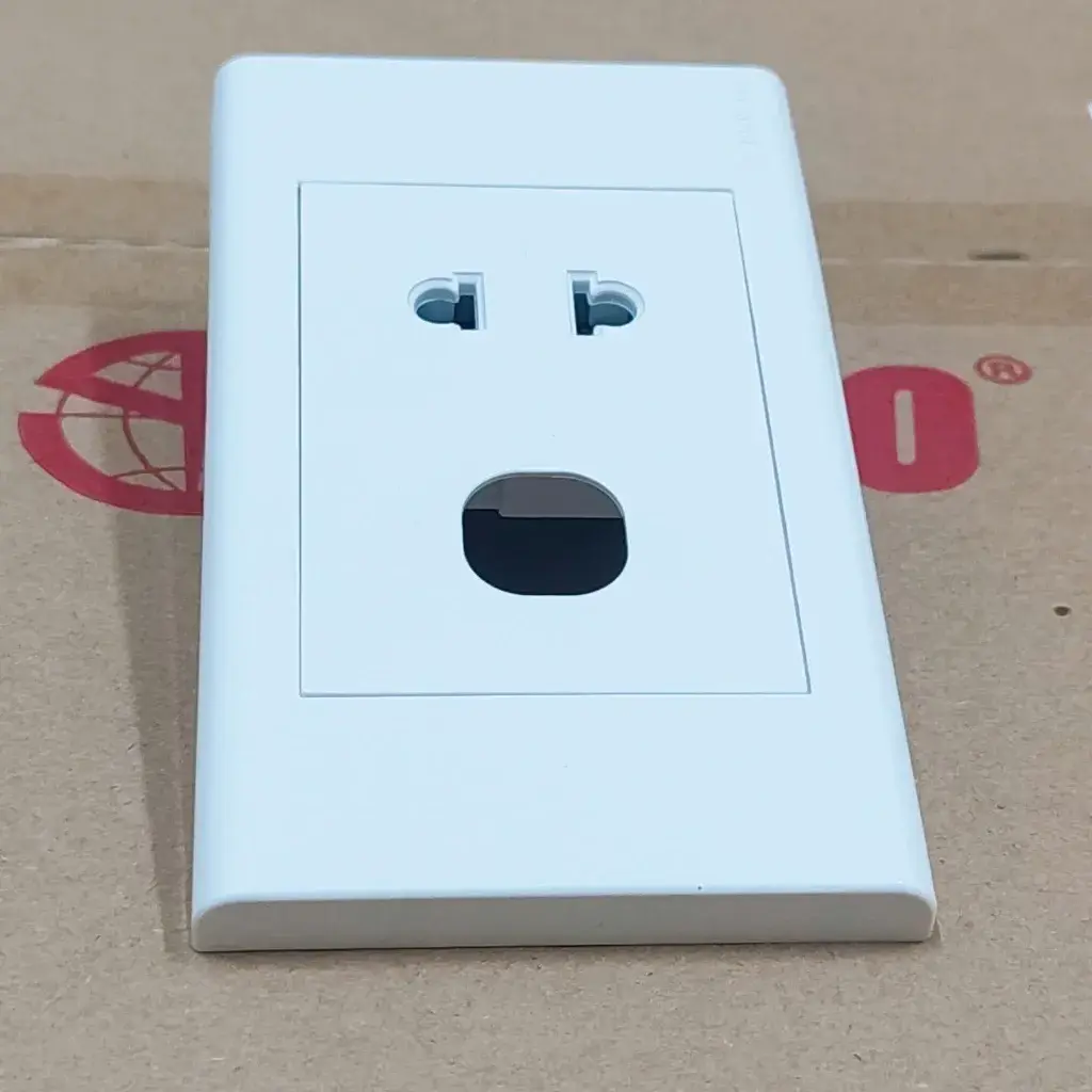 Mặt 1 Lỗ + 1 Ổ 2 Chấu Sino Vanlock S18UX