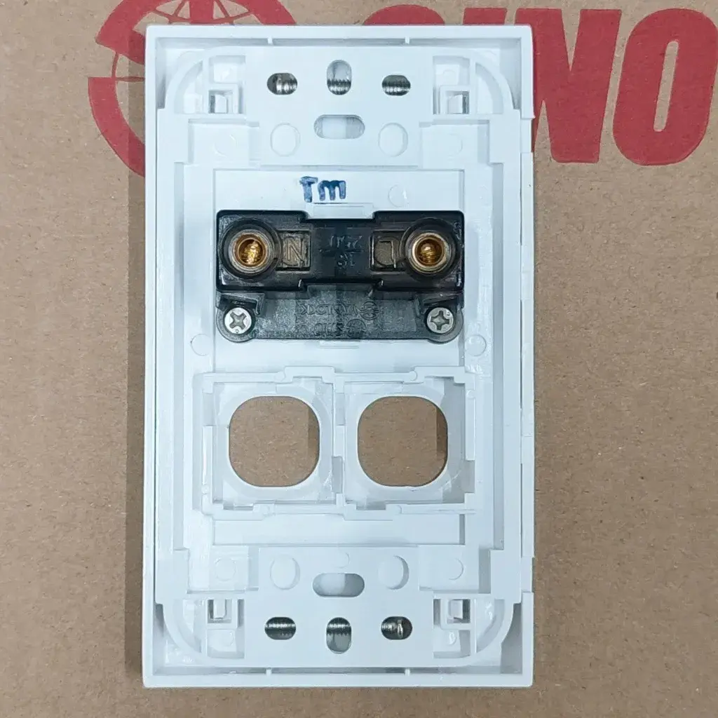 Mặt 2 Lỗ + 1 Ổ 2 Chấu Sino Vanlock - S18UXX