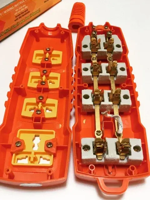 Ổ cắm siêu chịu tải Sopoka lõi sứ chống cháy 4S-6000W