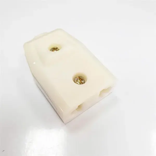 Phích Âm Chống Vỡ SOPOKA P5 là phích cái (âm) chịu tải tối đa 2000W